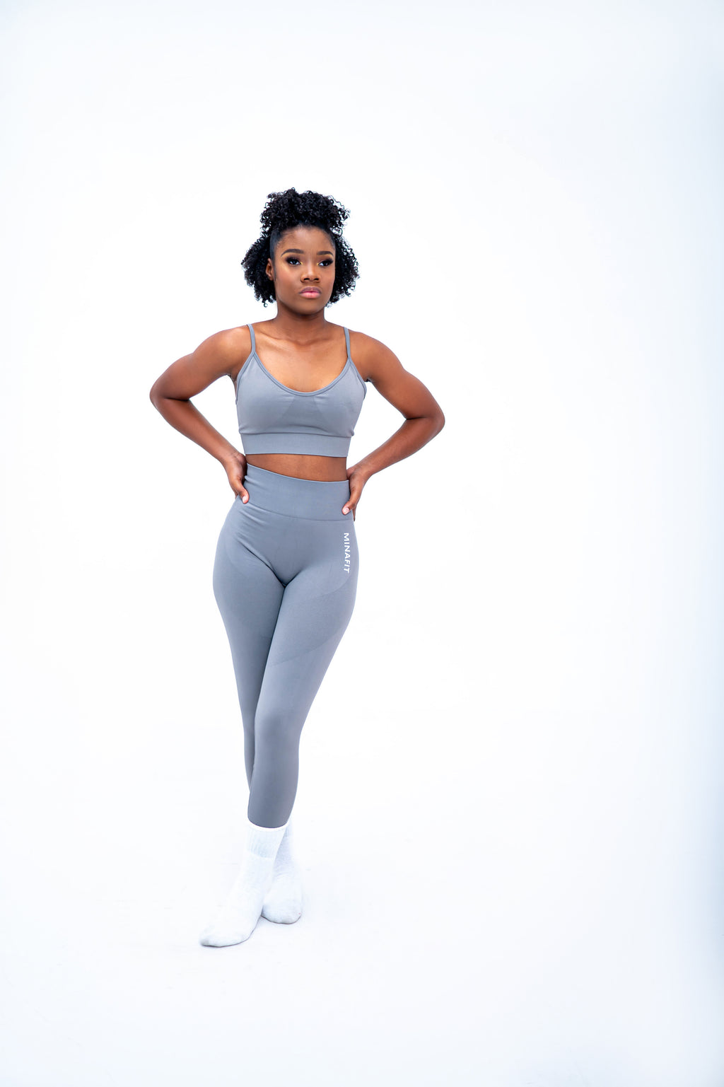 SEAMLESS CAMISOLE SET