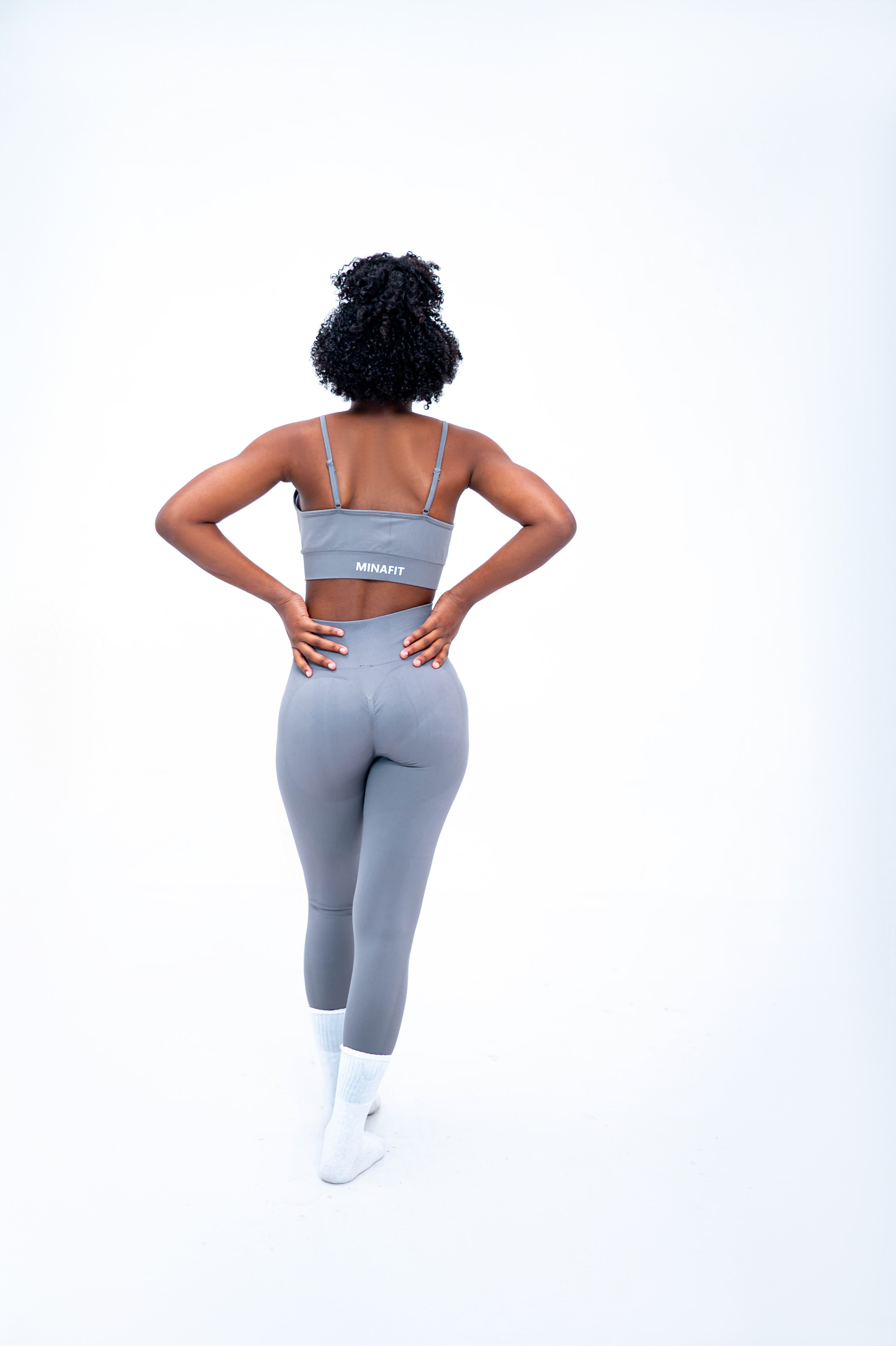 SEAMLESS CAMISOLE SET